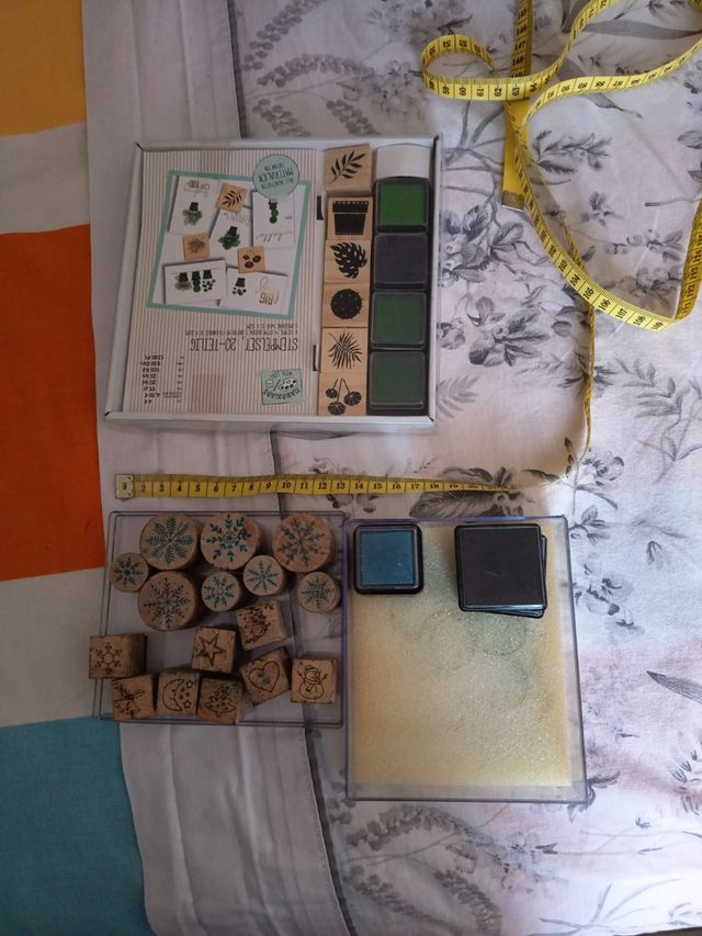 Sellos con motivos invernales, navideños y plantas