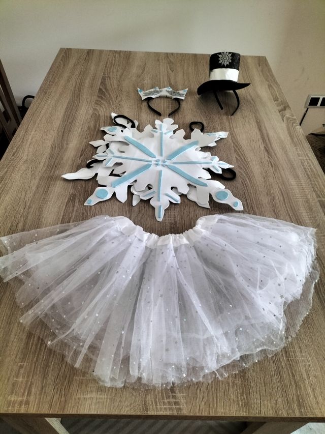 Disfraz copo nieve: falda+corona+sombrero
