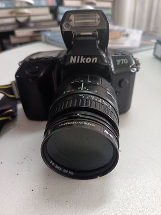 Nikon F70: Cámara analógica vintage
