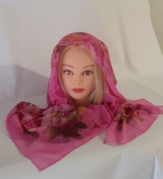 Foulard in seta rosa floreale