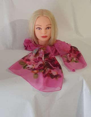 Foulard in seta rosa floreale