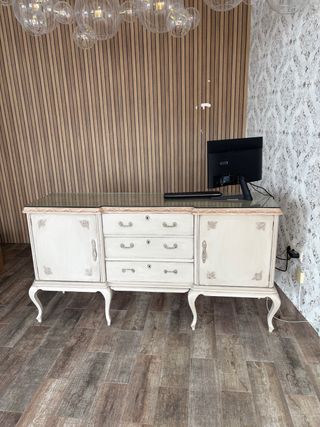 Aparador recepción - Madera y cristal