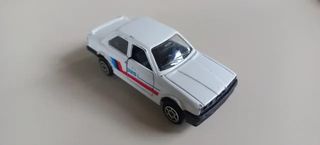 Auto BMW 325 Majorette 1:56