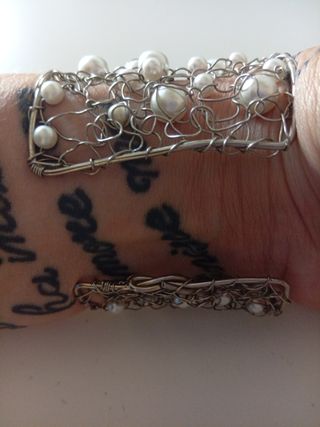 Bracciale  argentato e perle
