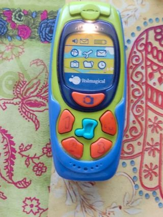 Teléfono bebé interactivo ItsMagical