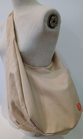 Bolso Hugo Boss beige verano