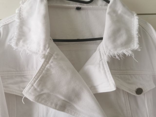 Cazadora vaquera blanca cropped
