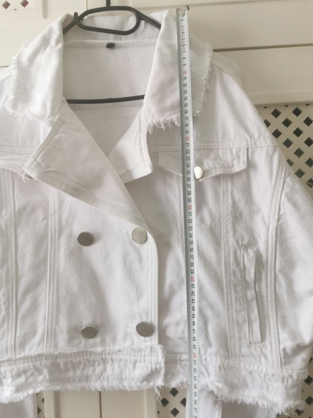 Cazadora vaquera blanca cropped