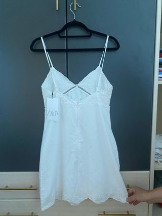 Vestido Zara blanco, nuevo con etiqueta