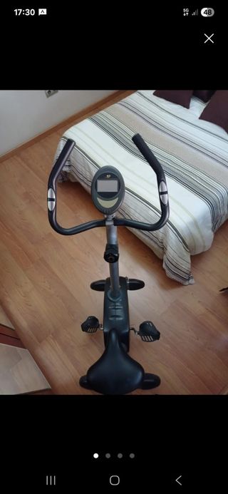 Bicicleta estática ejercicio
