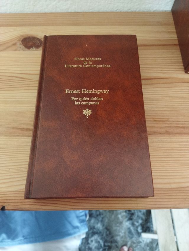 por_quien_doblan_las_campanas en mano