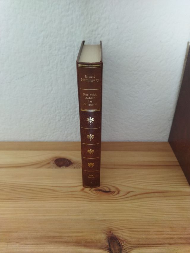 por_quien_doblan_las_campanas en mano