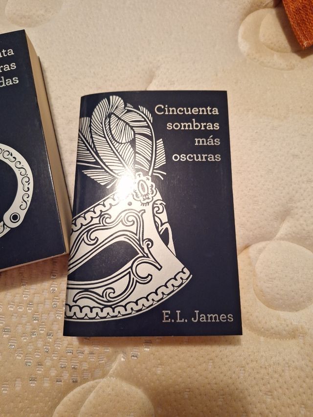 Cincuenta sombras más oscuras (Trilogía Cincuen...