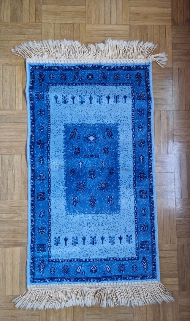 Alfombra azul pequeña 45x80cm