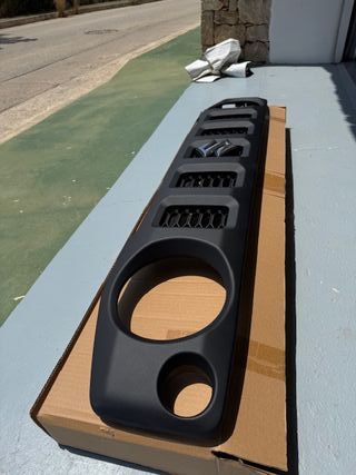 Parrilla frontal Suzuki Jimny