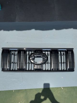 Parrilla frontal Land Cruiser 150 (2022)