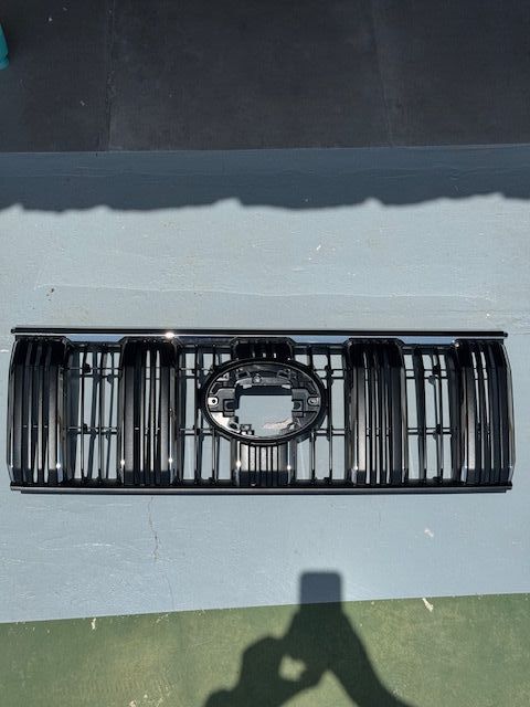 Parrilla frontal Land Cruiser 150 (2022)