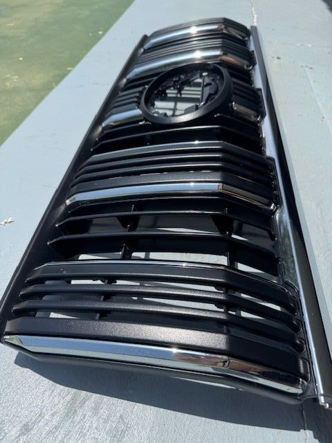 Parrilla frontal Land Cruiser 150 (2022)