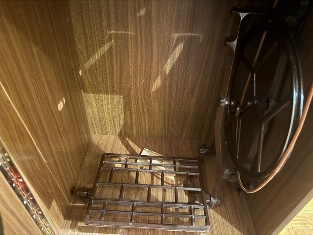 Máquina coser Alfa + mueble