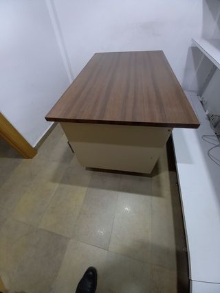 Mesa oficina - madera y metal