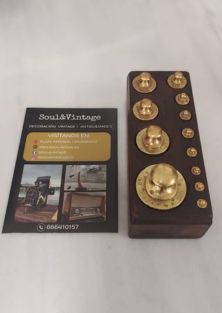 Antiguo juego de pesos.