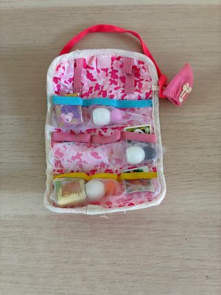 Muñeca Barbie con bolso
