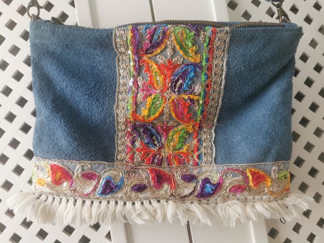 Bolso bandolera ante bordado
