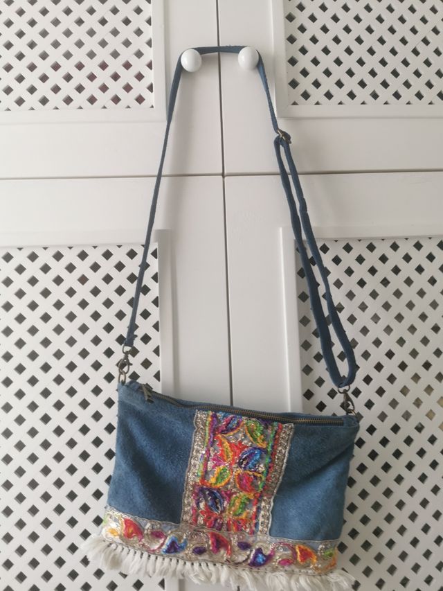 Bolso bandolera ante bordado