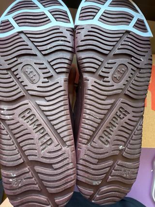 Camper: sneakers de piel burdeos