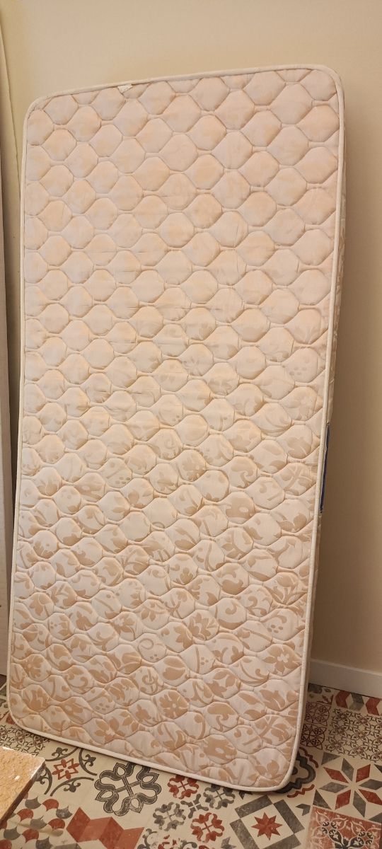 Colchón DORSUIT 90cm de muelles, buen estado