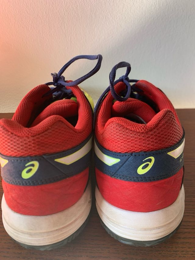 Zapatillas Asics pádel-running rojas amarillas