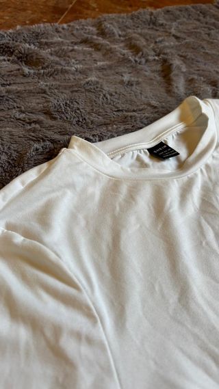 Camiseta blanca SHEIN - L