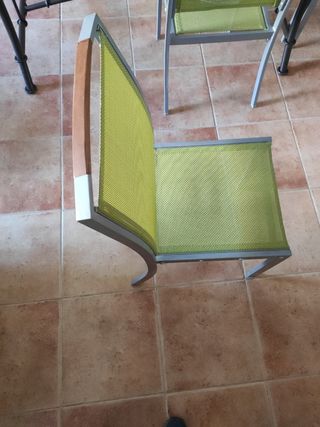 Lote 4 sillas jardín o terraza y mesa de forja