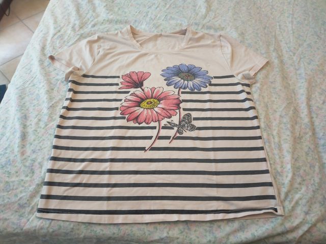 Maglietta rosa manica corta donna motivo floreale