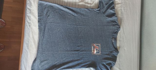 Camiseta Quiksilver gris