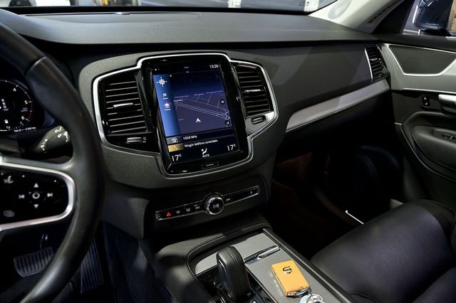 Volvo XC90   2.0 B5 D AWD Momentum Pro Auto 