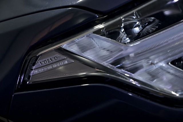 Volvo XC90   2.0 B5 D AWD Momentum Pro Auto 