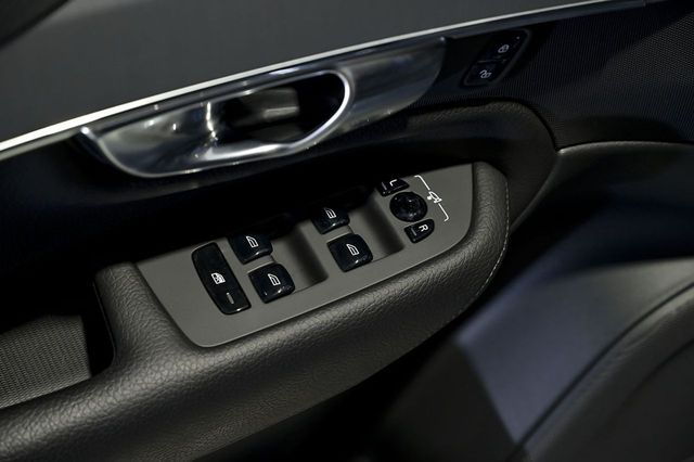 Volvo XC90   2.0 B5 D AWD Momentum Pro Auto 