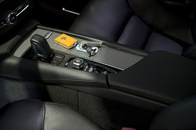 Volvo XC90   2.0 B5 D AWD Momentum Pro Auto 