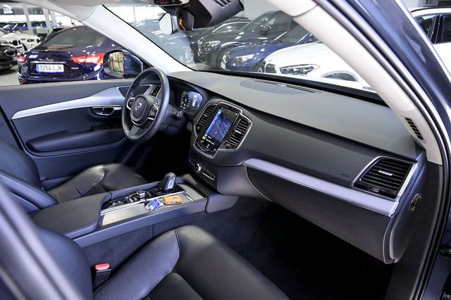 Volvo XC90   2.0 B5 D AWD Momentum Pro Auto 