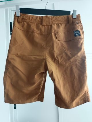 Pantalón corto trekking niño marrón. 10-11 años.