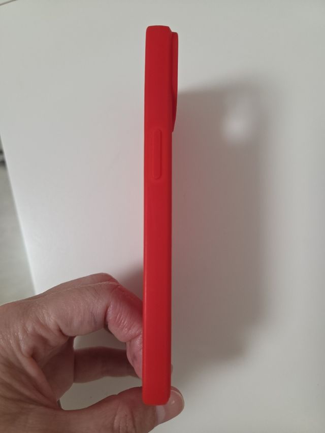 Custodia rossa per iPhone 14