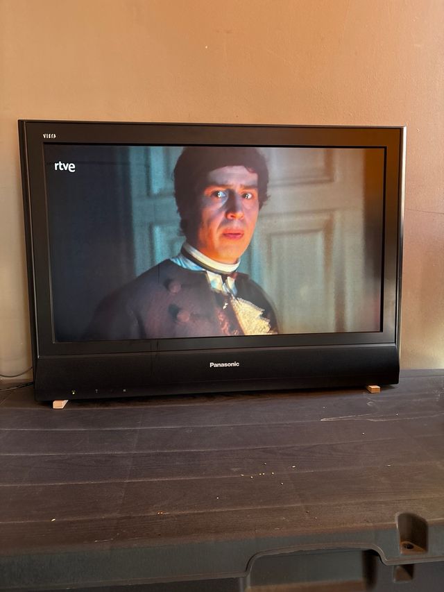 TV Panasonic 32" TX-32LED7F LCD