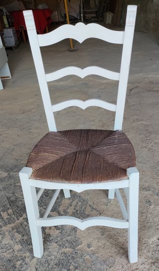 Silla rústica blanca mimbre jardín patio cocina 