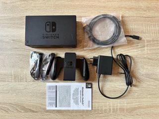 Nintendo Switch + Mario Kart 8 Deluxe