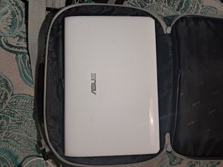 Portátil Asus blanco - Netbook
