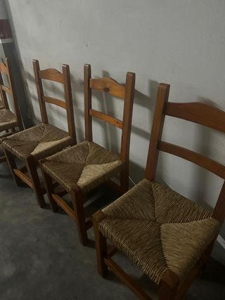 5 sillas mimbre y madera