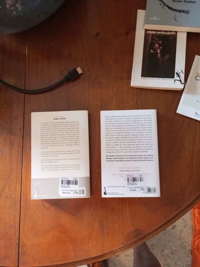 JHON LE CARRÉ Single & Single y Un hombre decente