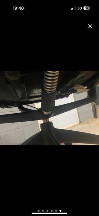 Silla oficina giratoria negra