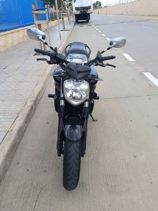 Yamaha FZ6 S2 - Moto